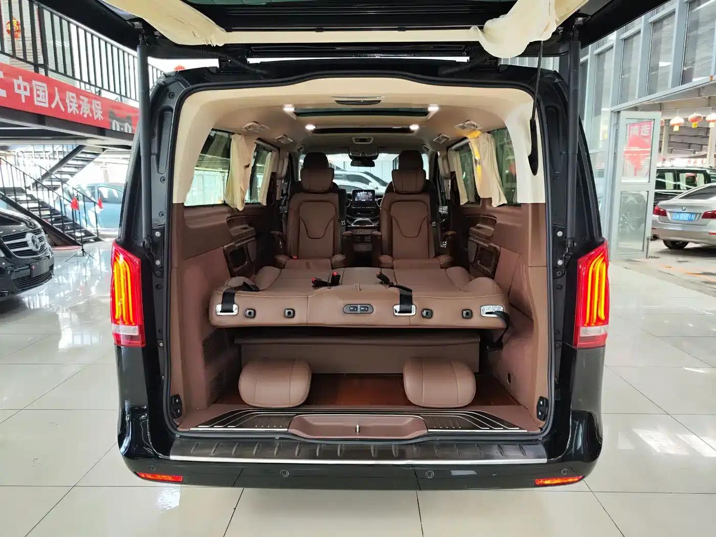 Mercedes-Benz V-Class 2018 V 260 L Premium Extended Edition (China VI Emission Standard) — миниатюра 30