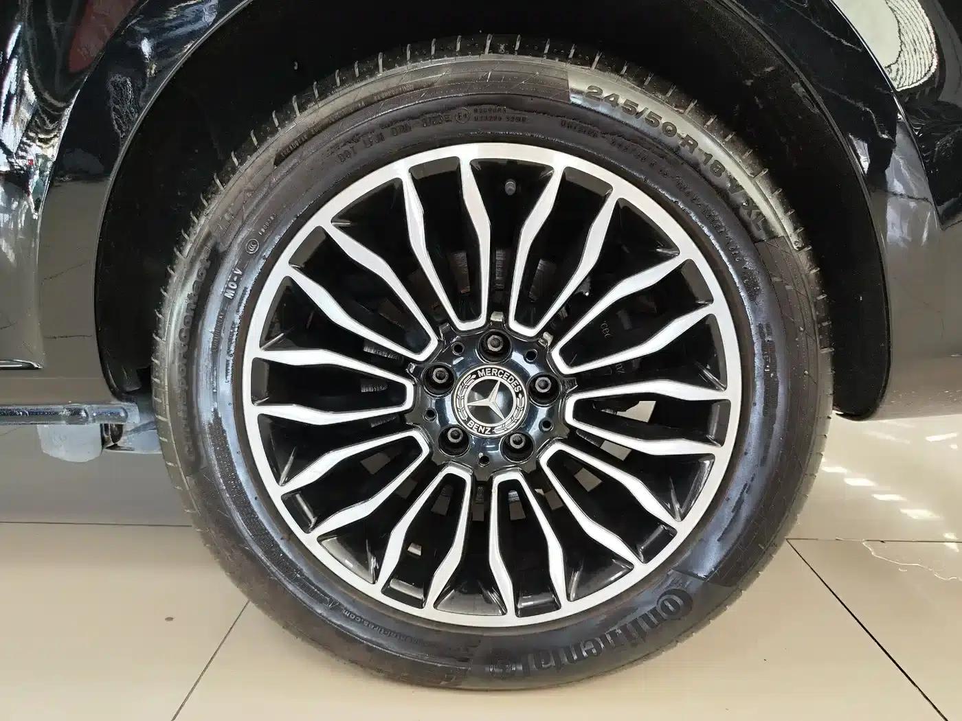 Mercedes-Benz V-Class 2018 V 260 L Premium Extended Edition (China VI Emission Standard) — миниатюра 32