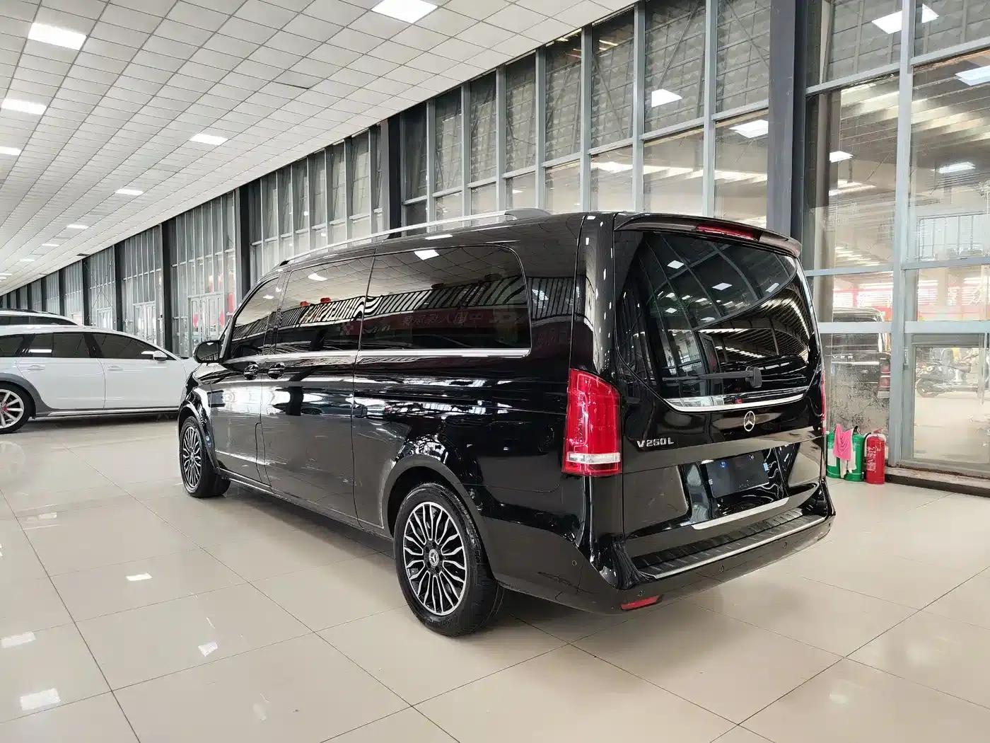 Mercedes-Benz V-Class 2018 V 260 L Premium Extended Edition (China VI Emission Standard) — миниатюра 33