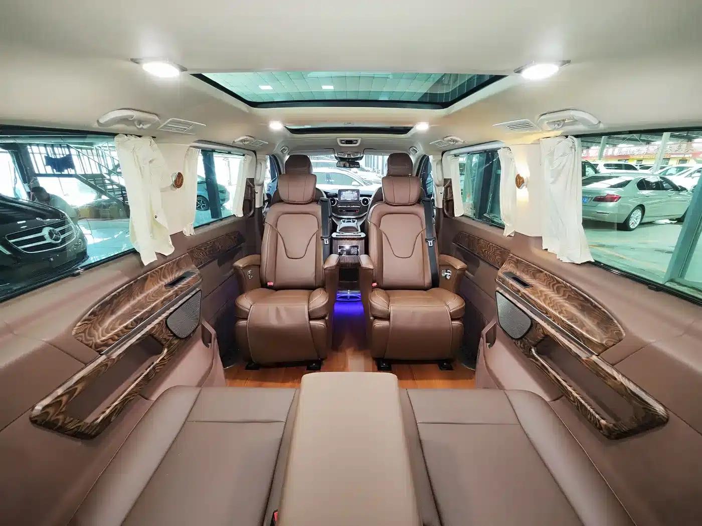 Mercedes-Benz V-Class 2018 V 260 L Premium Extended Edition (China VI Emission Standard) — миниатюра 10