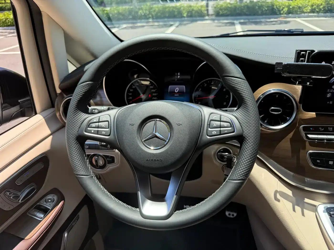 Mercedes-Benz V-Class 2022 V 260 L Long Wheelbase Luxury Edition — миниатюра 15
