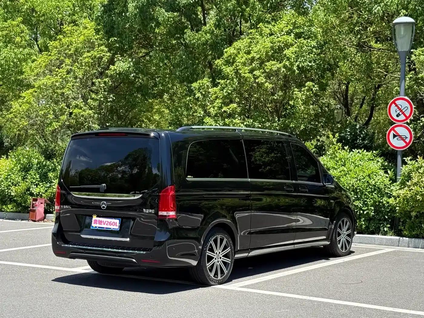 Mercedes-Benz V-Class 2022 V 260 L Long Wheelbase Luxury Edition — миниатюра 4