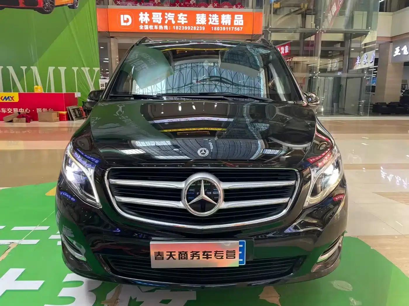 Mercedes-Benz V-Class 2018 V 260 Premium Edition (China V Emission Standard) — миниатюра 2