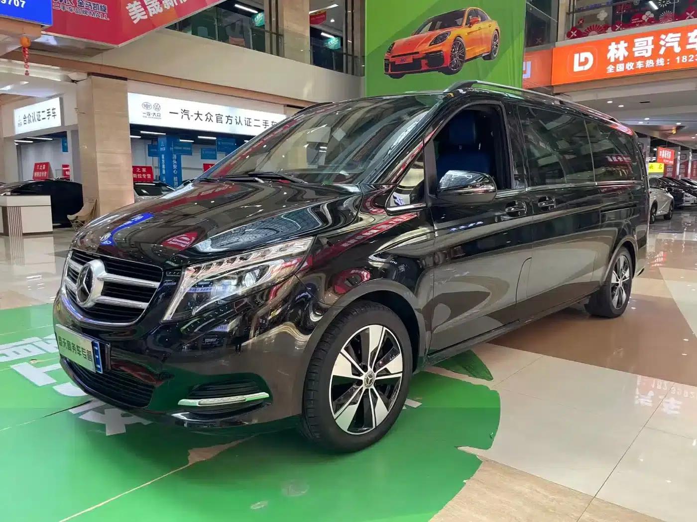 Mercedes-Benz V-Class 2018 V 260 Premium Edition (China V Emission Standard) — миниатюра 3