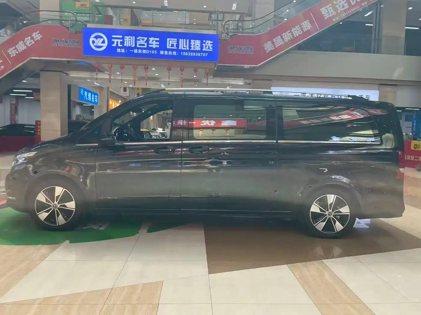 Mercedes-Benz V-Class 2018 V 260 Premium Edition (China V Emission Standard) — миниатюра 4