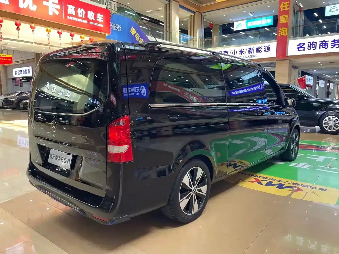 Mercedes-Benz V-Class 2018 V 260 Premium Edition (China V Emission Standard) — миниатюра 7
