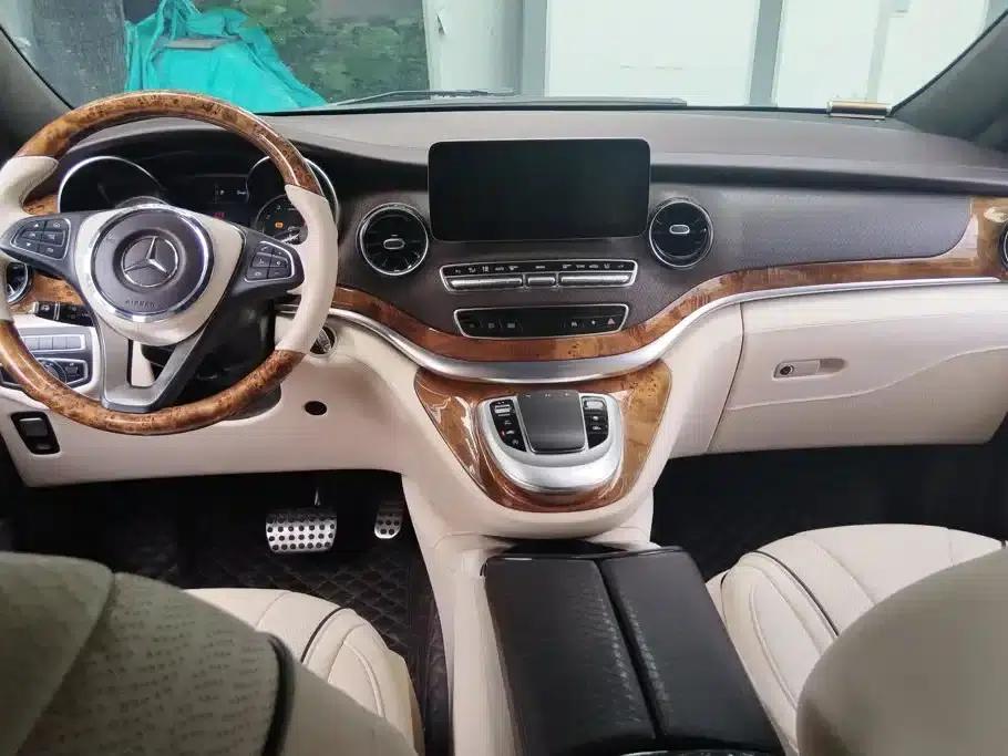 Mercedes-Benz V-Class 2021 V 260 L Long Wheelbase Premium Edition — миниатюра 12