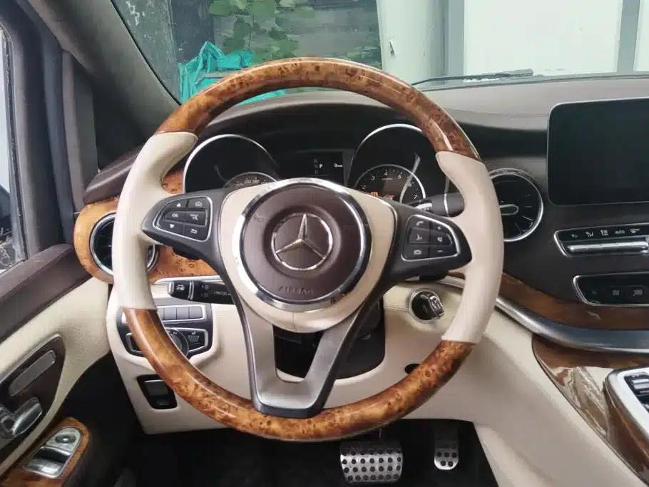 Mercedes-Benz V-Class 2021 V 260 L Long Wheelbase Premium Edition — миниатюра 15