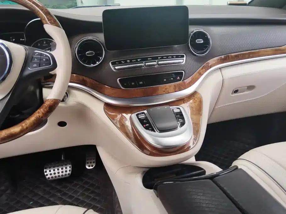 Mercedes-Benz V-Class 2021 V 260 L Long Wheelbase Premium Edition — миниатюра 16