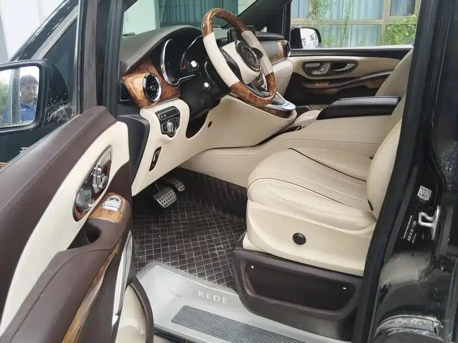 Mercedes-Benz V-Class 2021 V 260 L Long Wheelbase Premium Edition — миниатюра 9