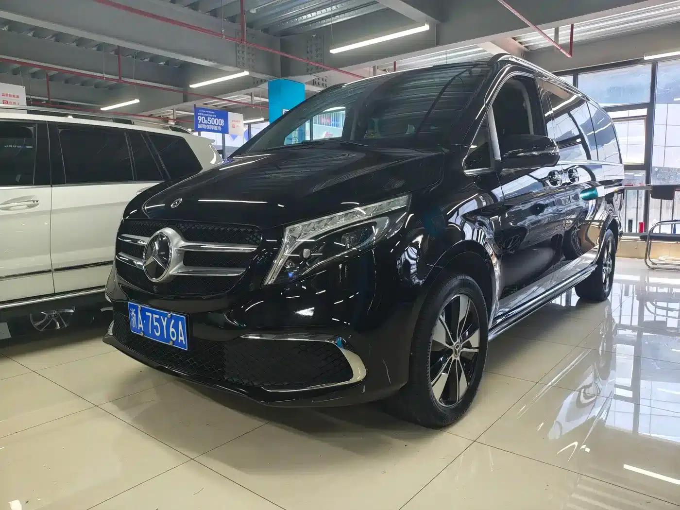 Mercedes-Benz V-Class 2021 V 260 Navigator Edition — миниатюра 1