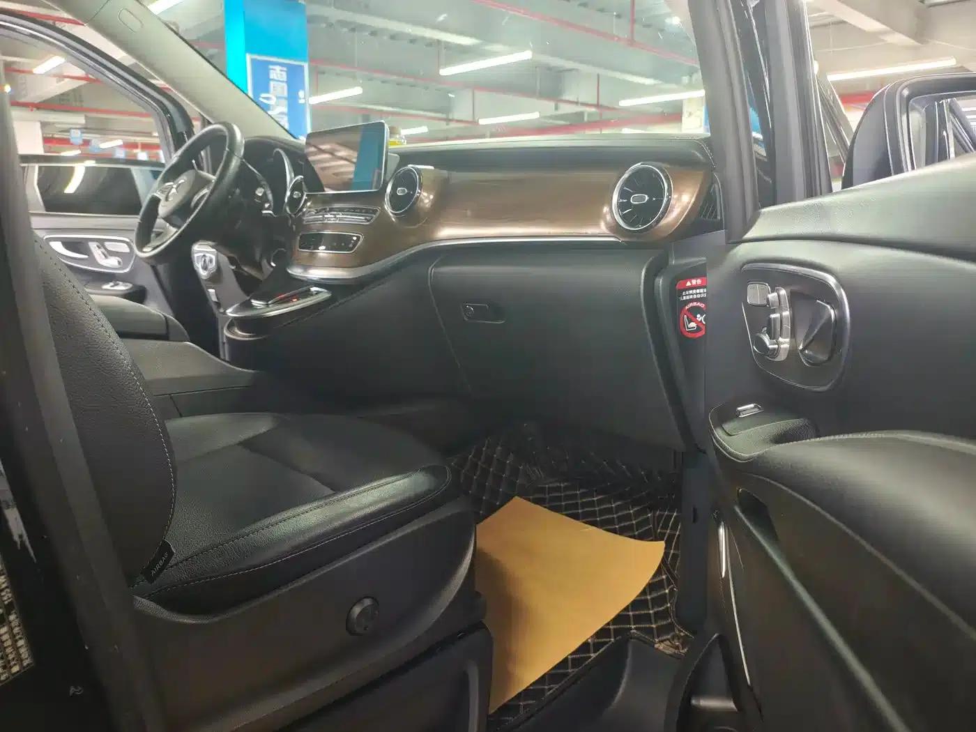 Mercedes-Benz V-Class 2021 V 260 Navigator Edition — миниатюра 11