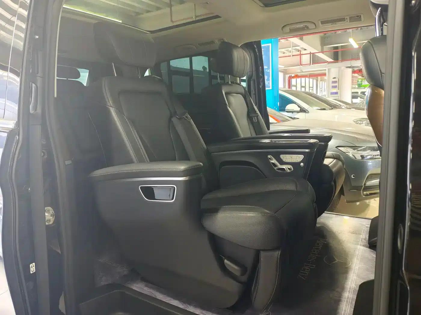 Mercedes-Benz V-Class 2021 V 260 Navigator Edition — миниатюра 13