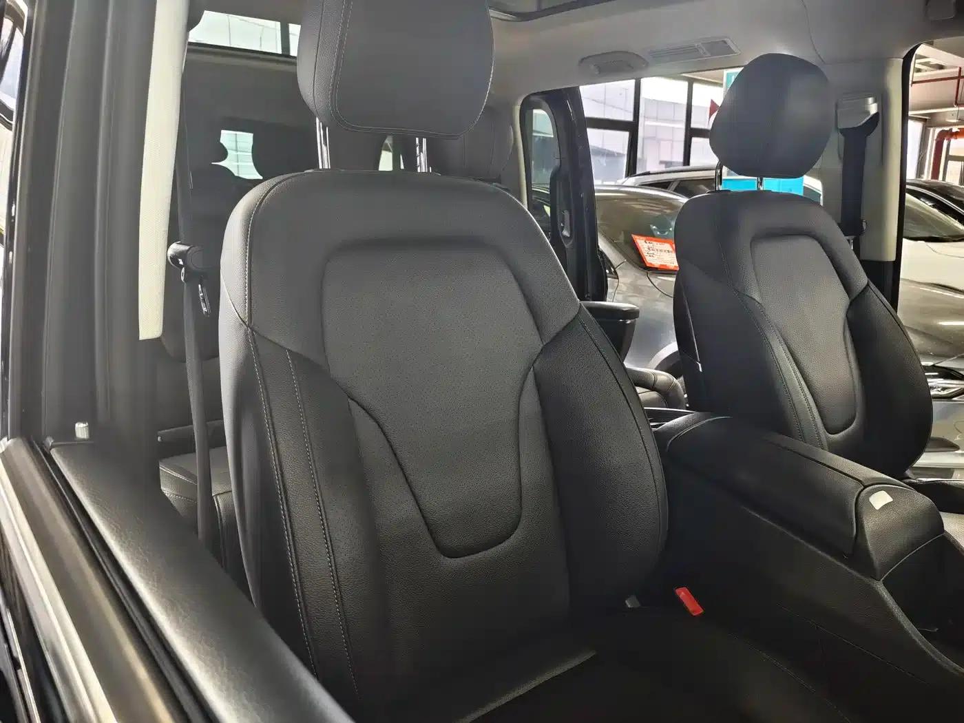 Mercedes-Benz V-Class 2021 V 260 Navigator Edition — миниатюра 14