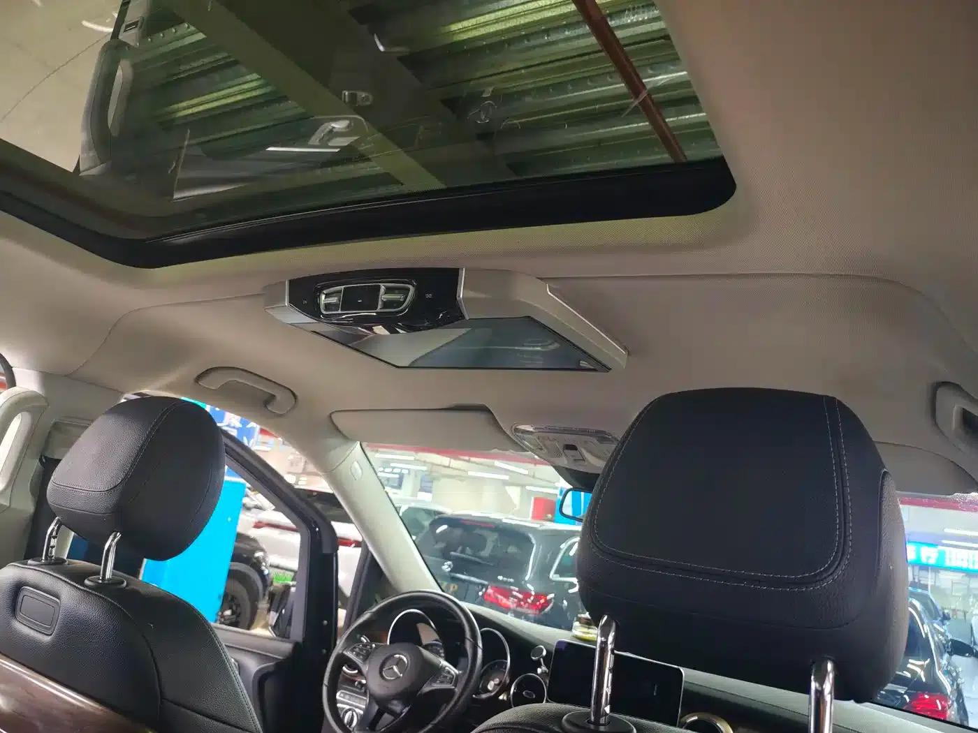 Mercedes-Benz V-Class 2021 V 260 Navigator Edition — миниатюра 17