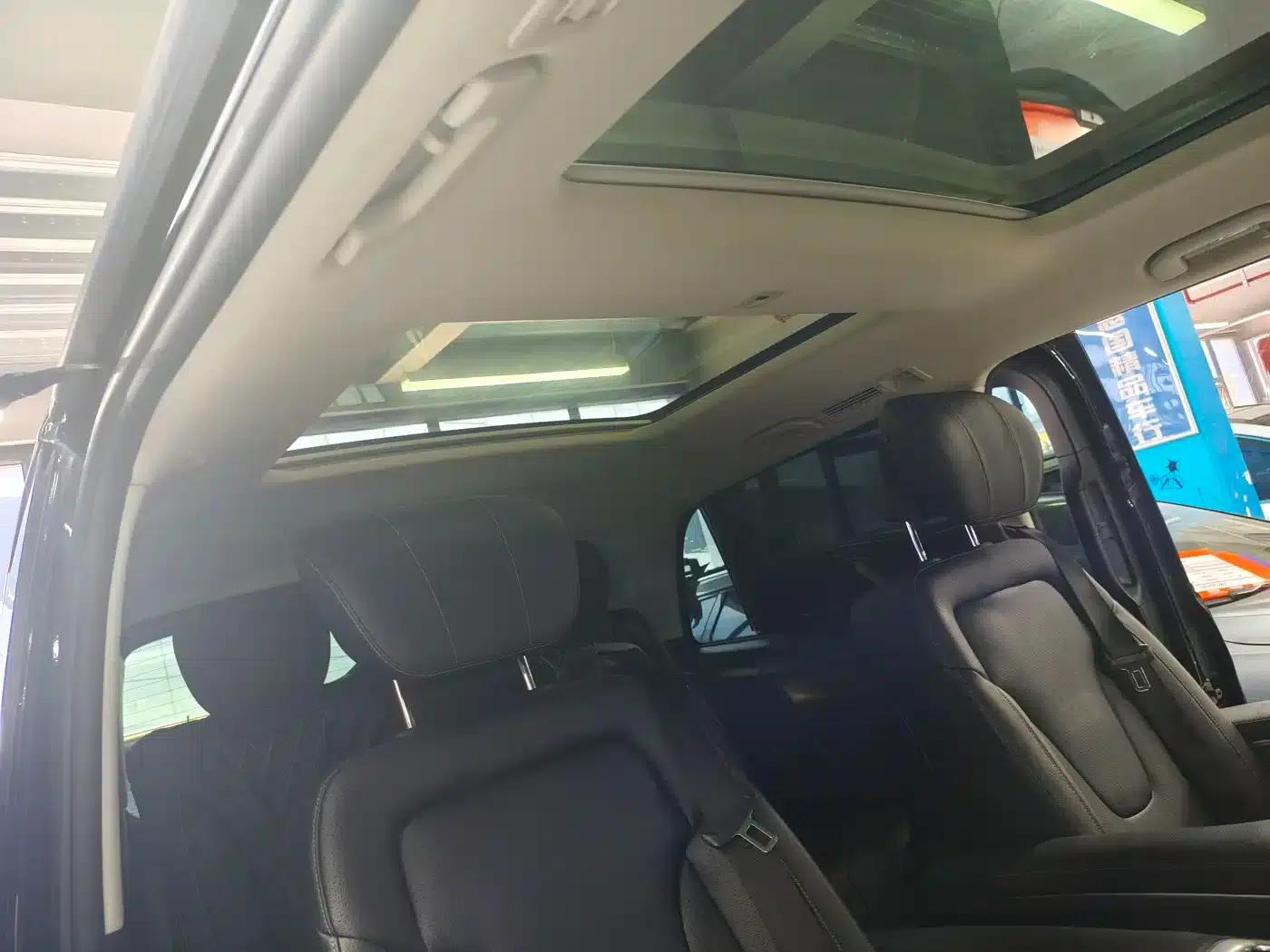 Mercedes-Benz V-Class 2021 V 260 Navigator Edition — миниатюра 18