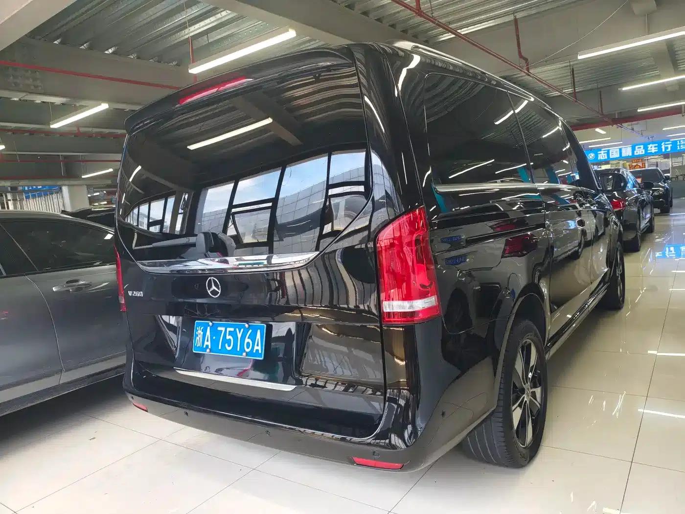 Mercedes-Benz V-Class 2021 V 260 Navigator Edition — миниатюра 4