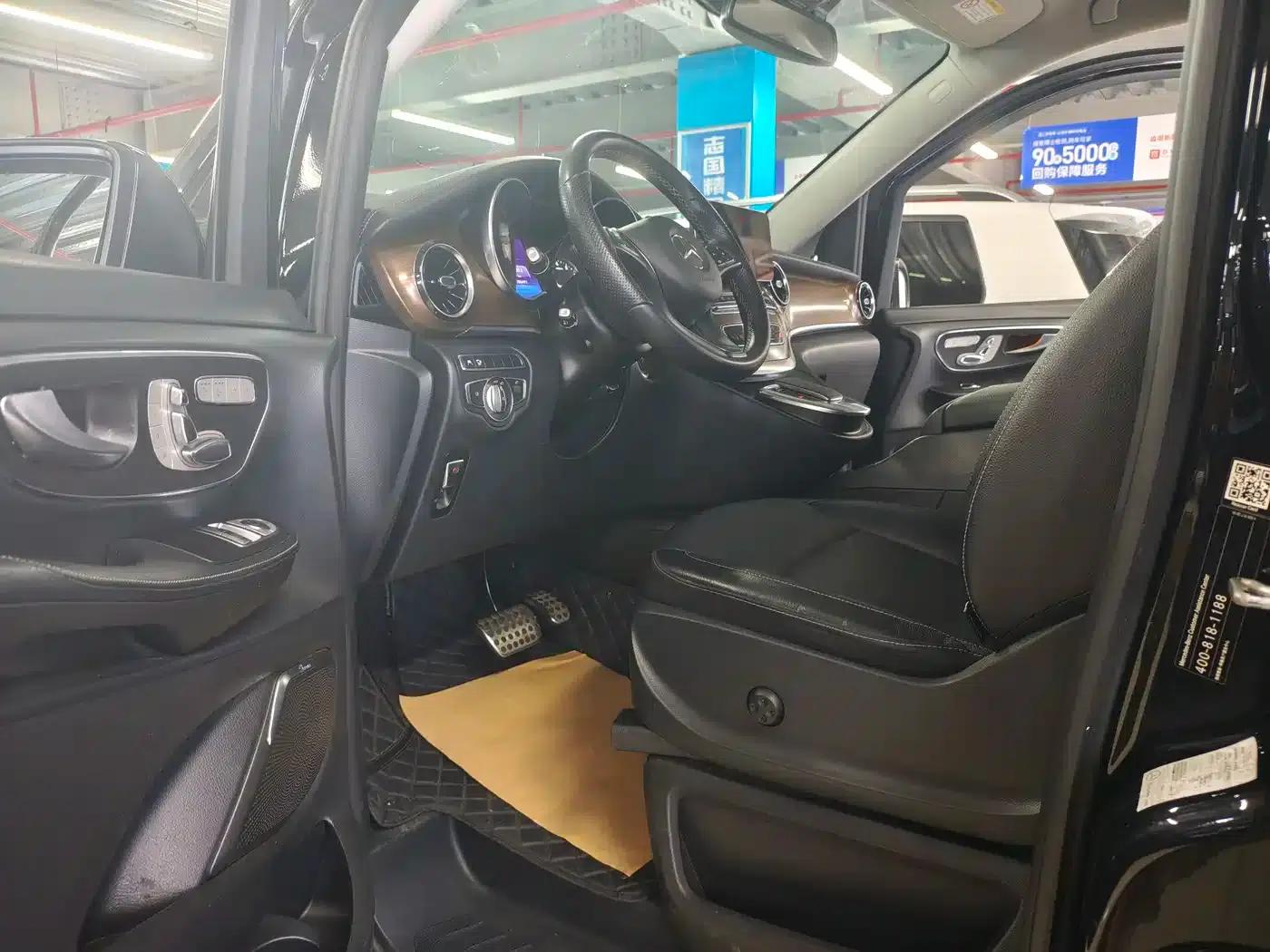 Mercedes-Benz V-Class 2021 V 260 Navigator Edition — миниатюра 7