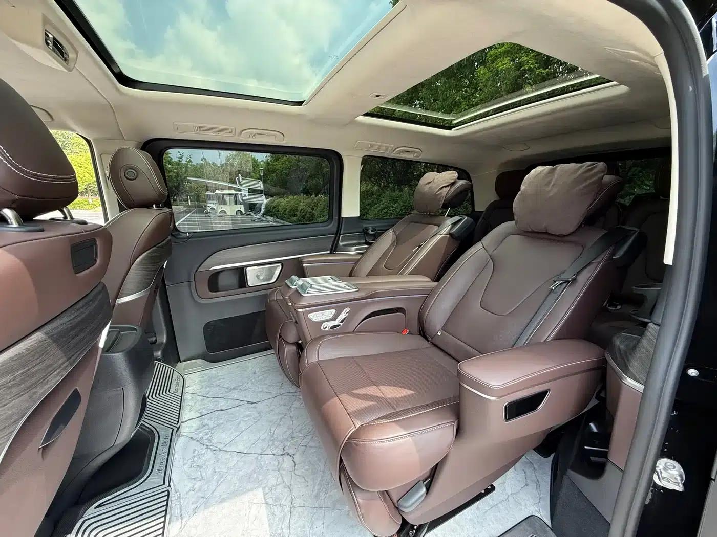 Mercedes-Benz V-Class 2024 V 300 L Long Wheelbase Luxury Edition — миниатюра 11