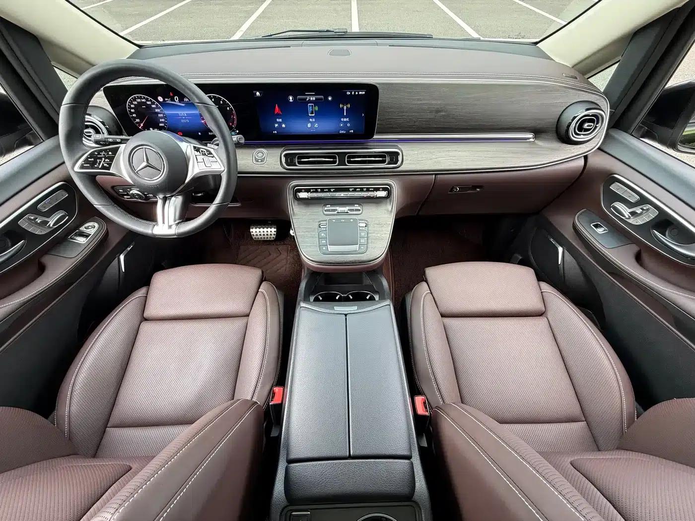 Mercedes-Benz V-Class 2024 V 300 L Long Wheelbase Luxury Edition — миниатюра 12