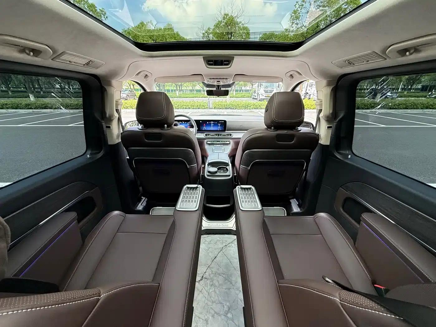 Mercedes-Benz V-Class 2024 V 300 L Long Wheelbase Luxury Edition — миниатюра 13