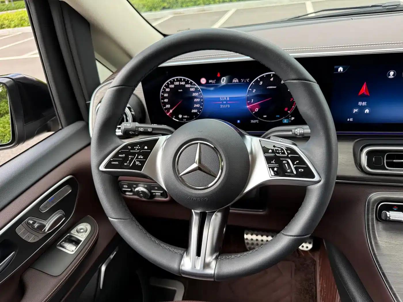 Mercedes-Benz V-Class 2024 V 300 L Long Wheelbase Luxury Edition — миниатюра 15