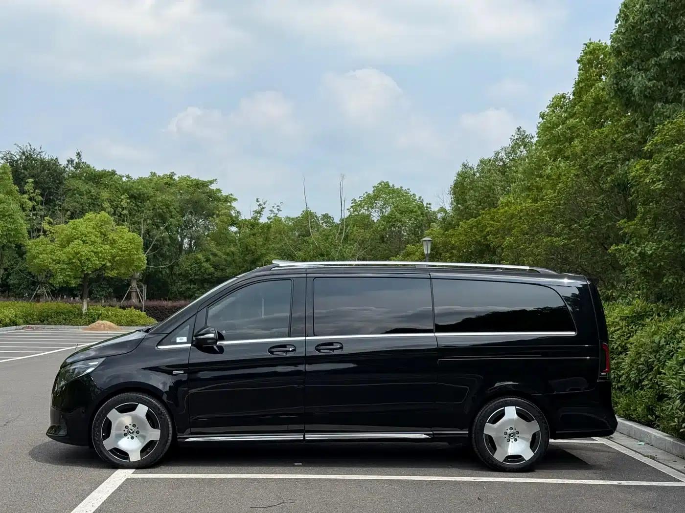 Mercedes-Benz V-Class 2024 V 300 L Long Wheelbase Luxury Edition — миниатюра 7