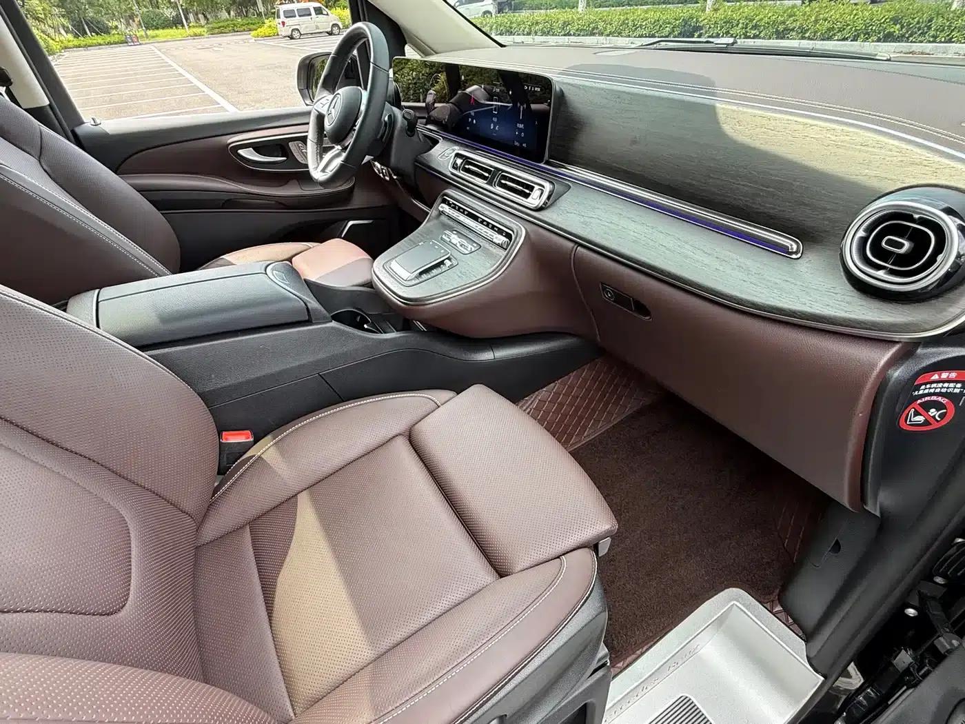 Mercedes-Benz V-Class 2024 V 300 L Long Wheelbase Luxury Edition — миниатюра 9