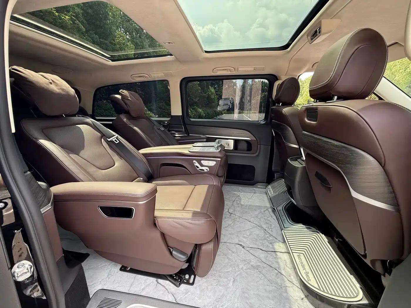 Mercedes-Benz V-Class 2024 V 300 L Long Wheelbase Luxury Edition — миниатюра 10