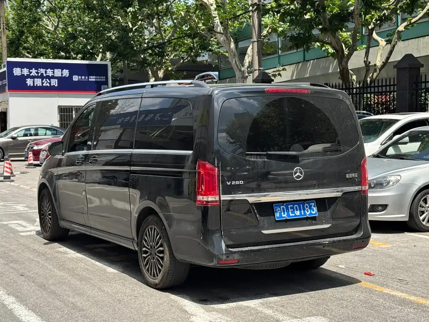 Mercedes-Benz V-Class 2017 V 260 Premium Edition — миниатюра 3