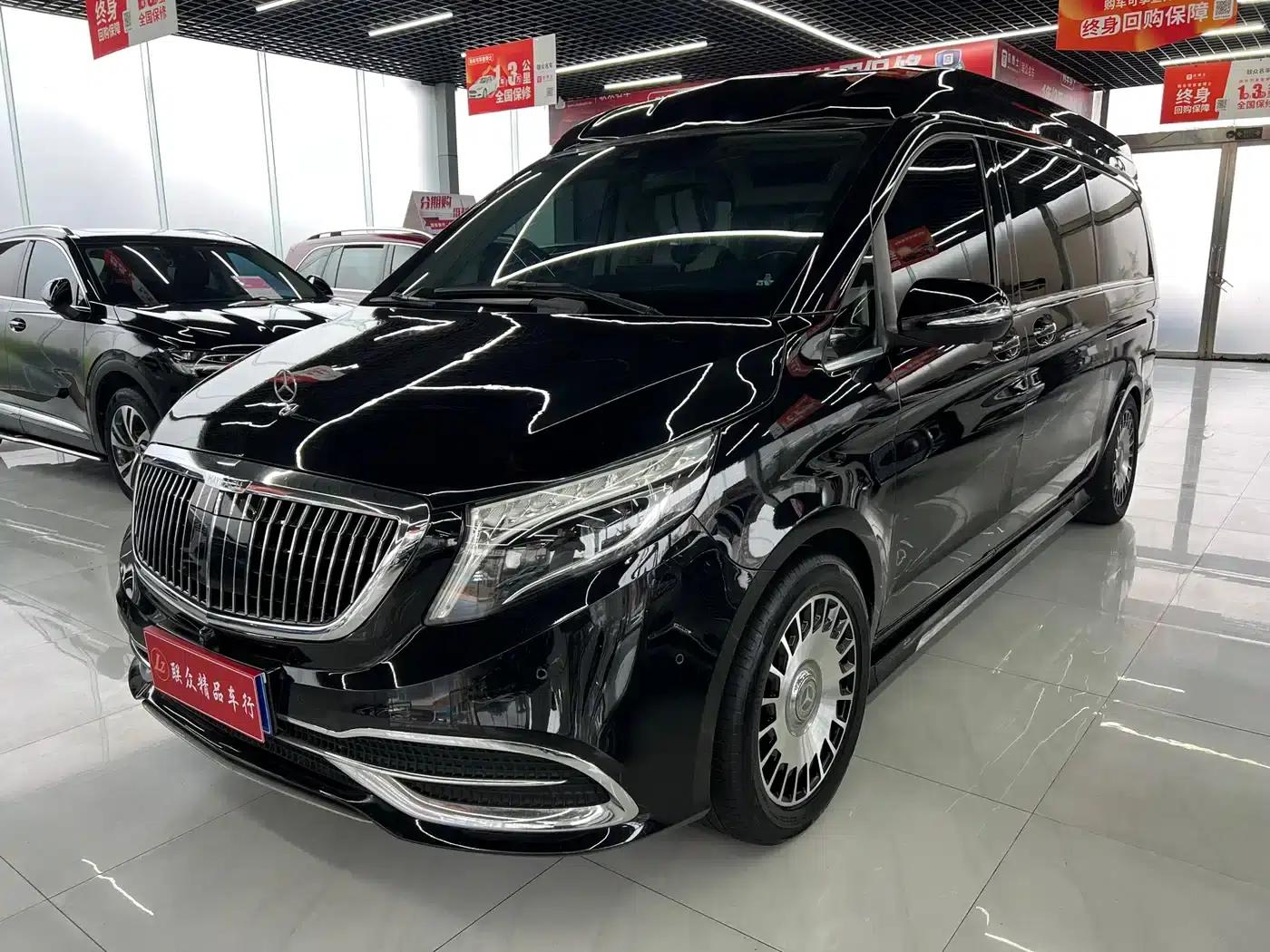 Mercedes-Benz V-Class 2018 V 260 L Premium Extended Edition (China VI Emission Standard) — миниатюра 1