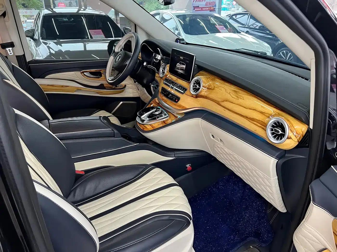 Mercedes-Benz V-Class 2018 V 260 L Premium Extended Edition (China VI Emission Standard) — миниатюра 15