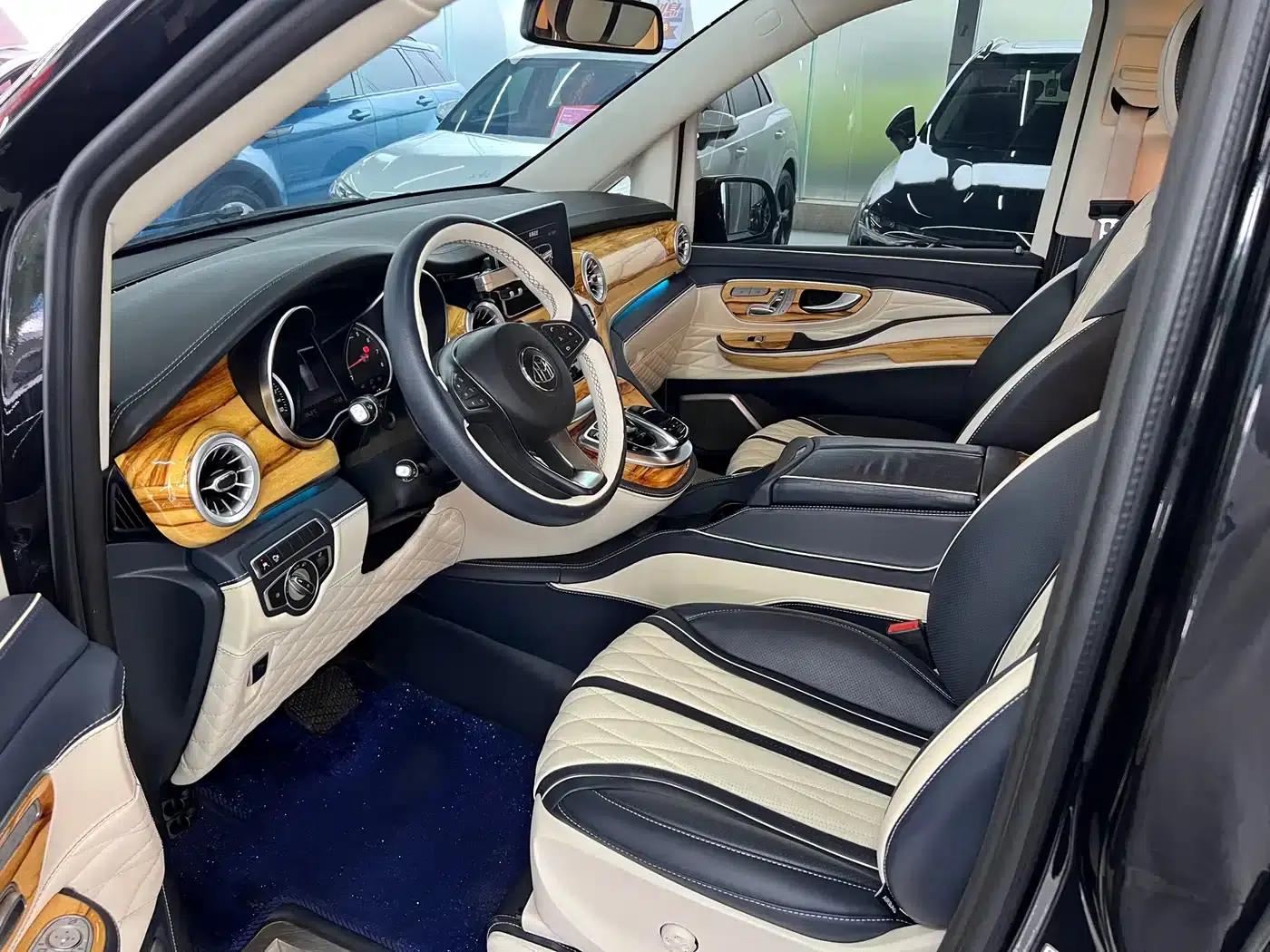Mercedes-Benz V-Class 2018 V 260 L Premium Extended Edition (China VI Emission Standard) — миниатюра 7