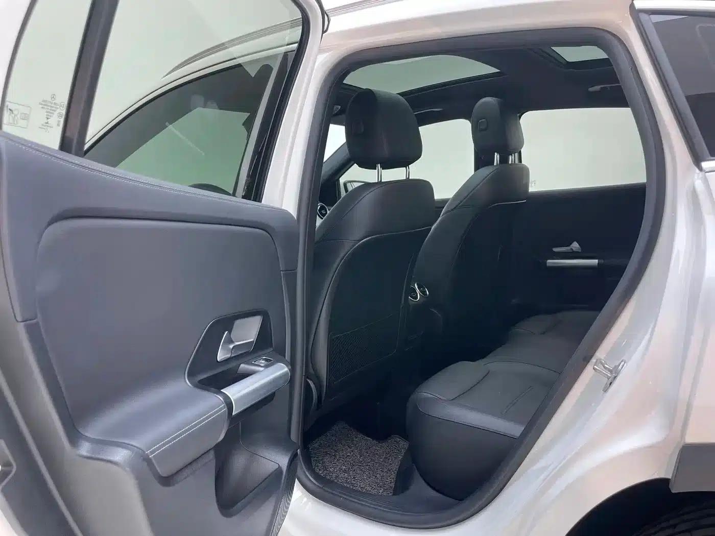 2022 Mercedes-Benz GLA 180 — миниатюра 18