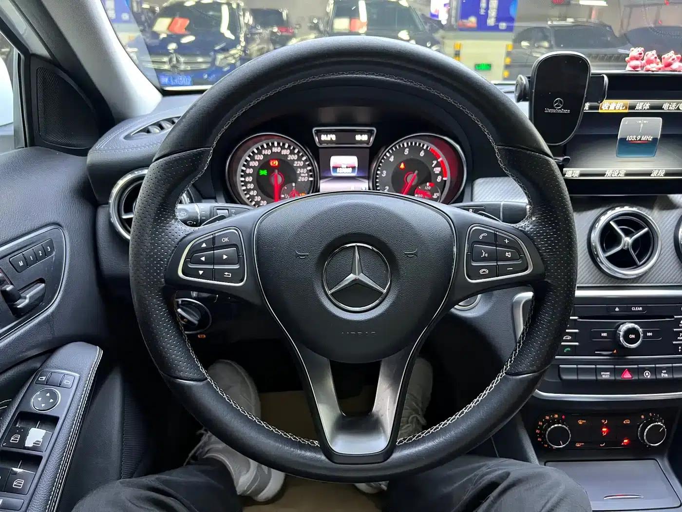 2016 Mercedes-Benz GLA 200 Fashion Edition — миниатюра 5