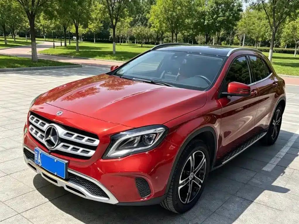 2018 Mercedes-Benz GLA 200 Fashion Edition — миниатюра 1