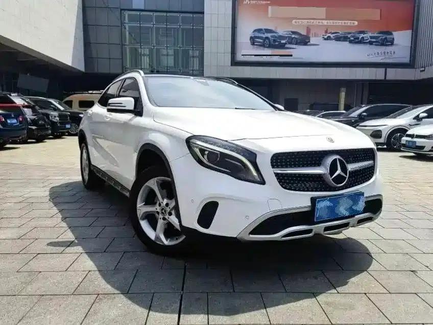 2017 Mercedes-Benz GLA 200 Fashion Edition — миниатюра 2