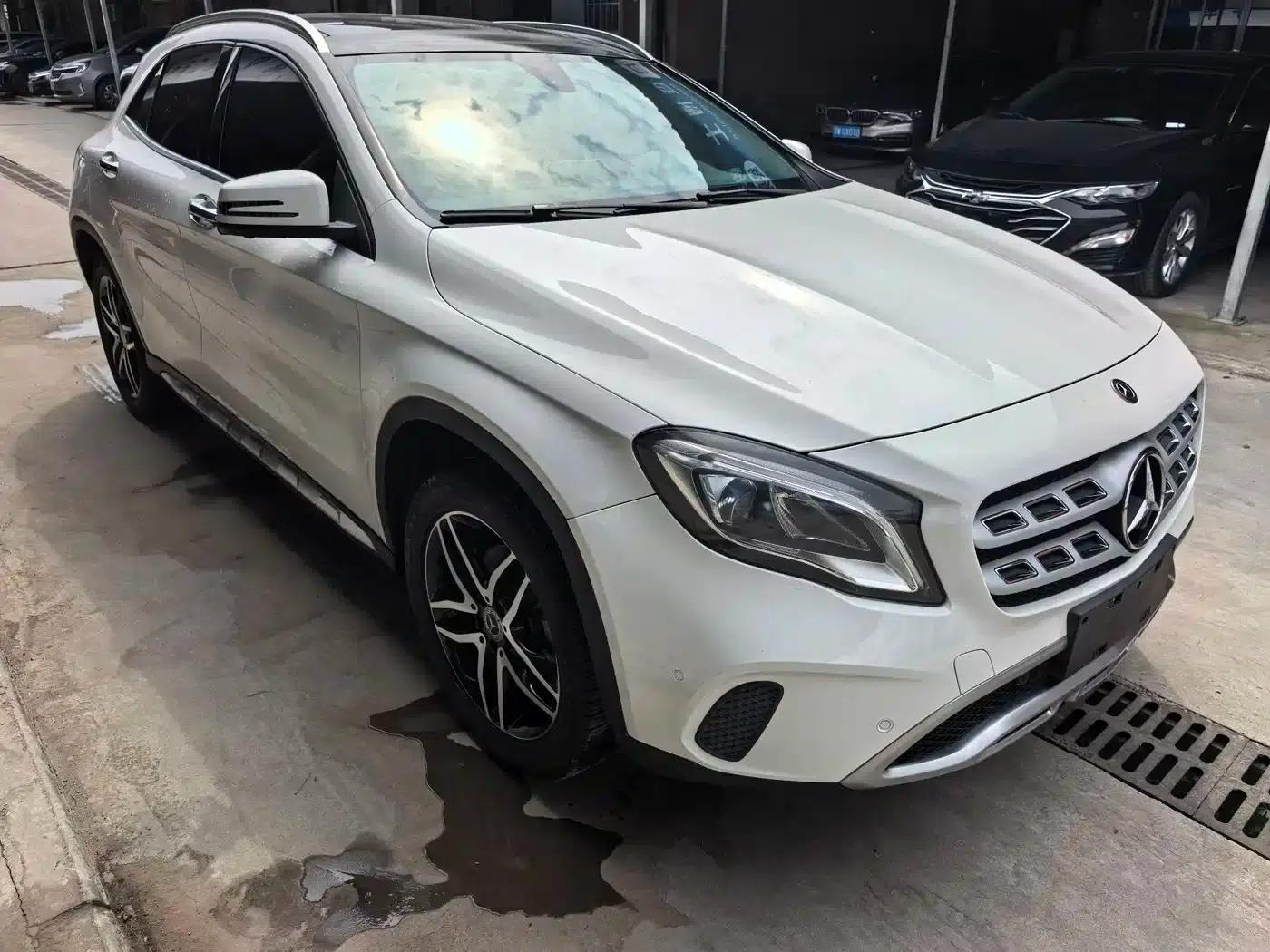 2017 Mercedes-Benz GLA 200 Fashion Edition — миниатюра 1