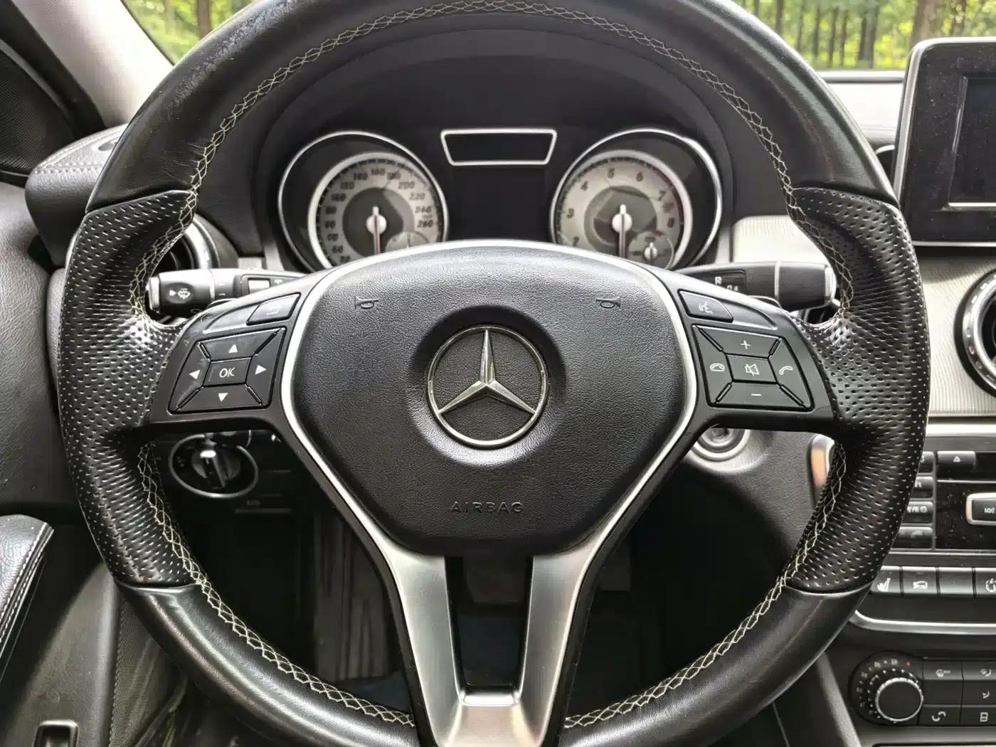 2015 Mercedes-Benz GLA 220 4MATIC Luxury — миниатюра 14
