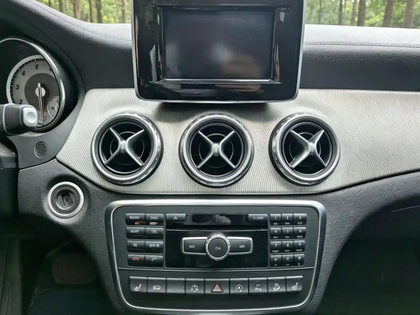 2015 Mercedes-Benz GLA 220 4MATIC Luxury — миниатюра 15