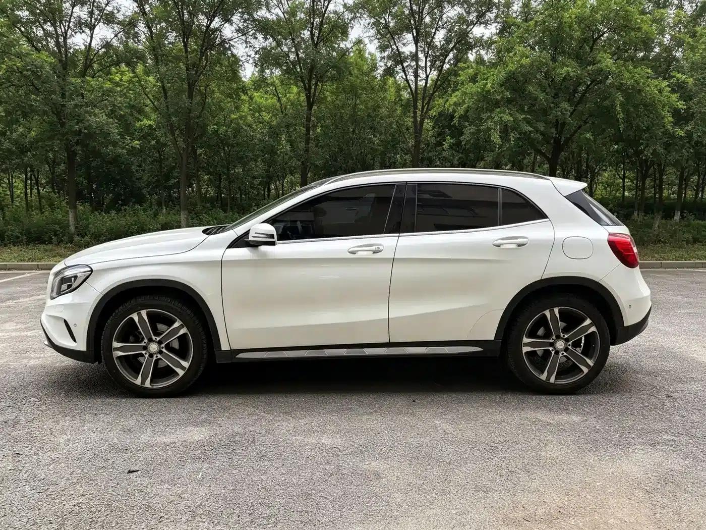 2015 Mercedes-Benz GLA 220 4MATIC Luxury — миниатюра 3