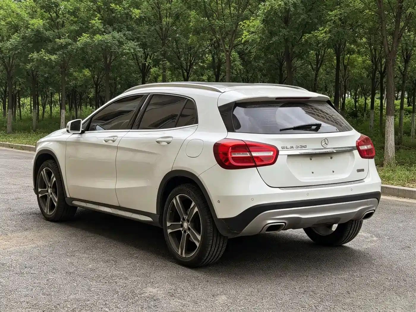 2015 Mercedes-Benz GLA 220 4MATIC Luxury — миниатюра 4