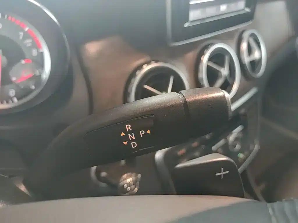 Imported Mercedes-Benz GLA 2015 GLA 260 4MATIC — миниатюра 14