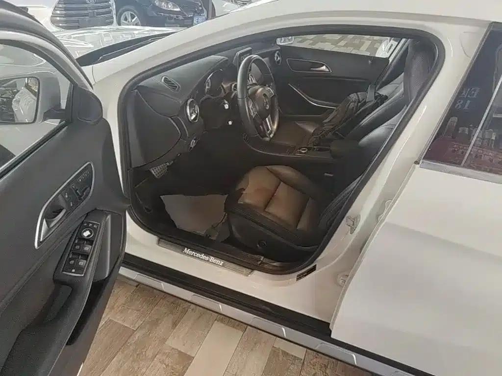 Imported Mercedes-Benz GLA 2015 GLA 260 4MATIC — миниатюра 16