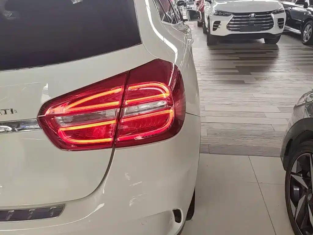 Imported Mercedes-Benz GLA 2015 GLA 260 4MATIC — миниатюра 8