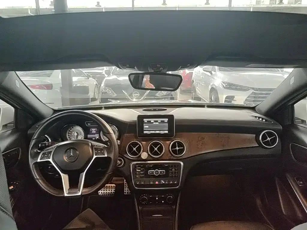 Imported Mercedes-Benz GLA 2015 GLA 260 4MATIC — миниатюра 10