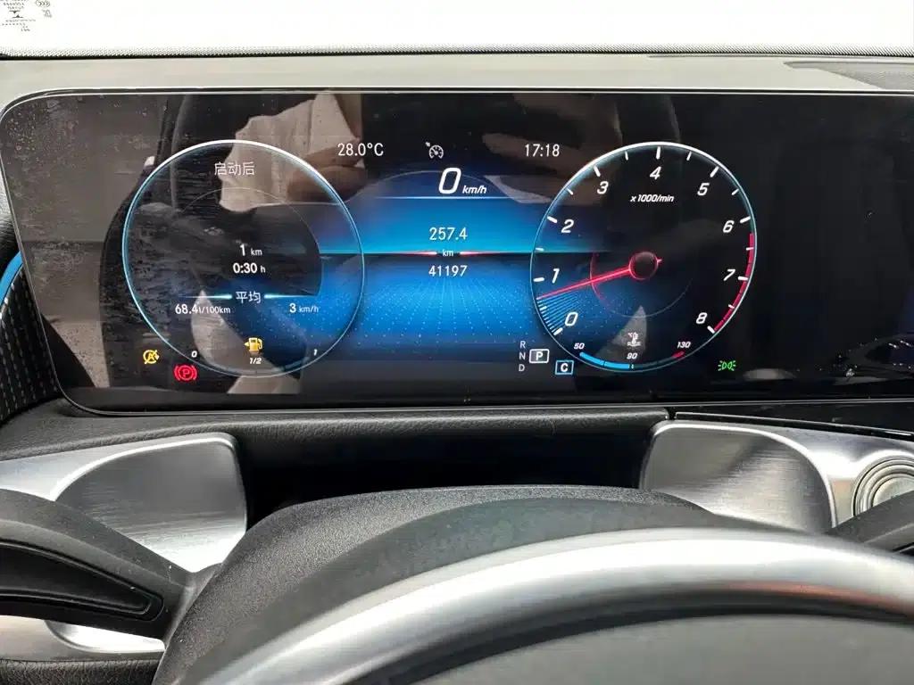 2022 Mercedes-Benz GLB 220 Dynamic — миниатюра 11