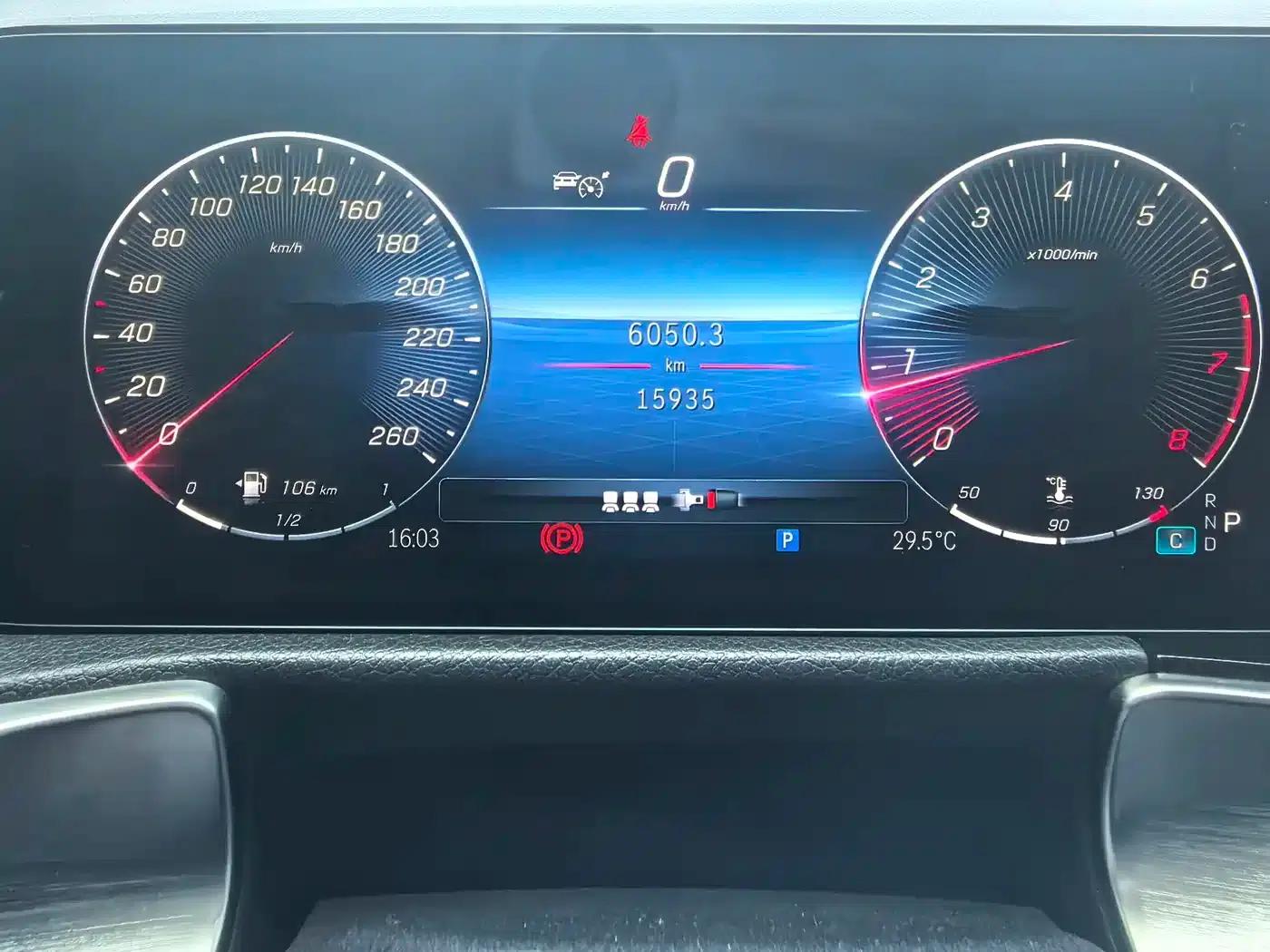 2024 Mercedes-Benz GLB 200 Dynamic — миниатюра 4
