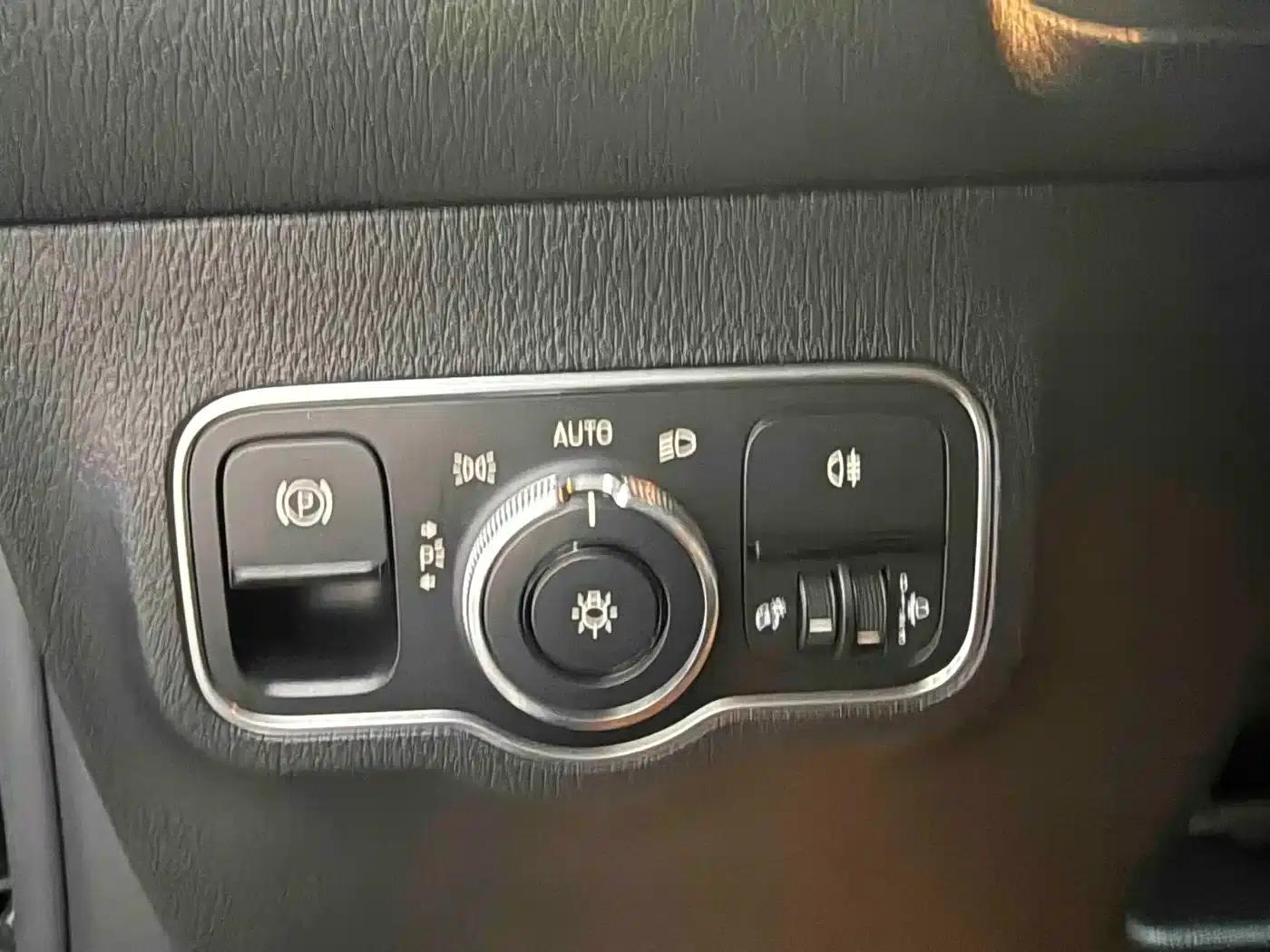 2021 Mercedes-Benz GLB 180 Dynamic — миниатюра 11