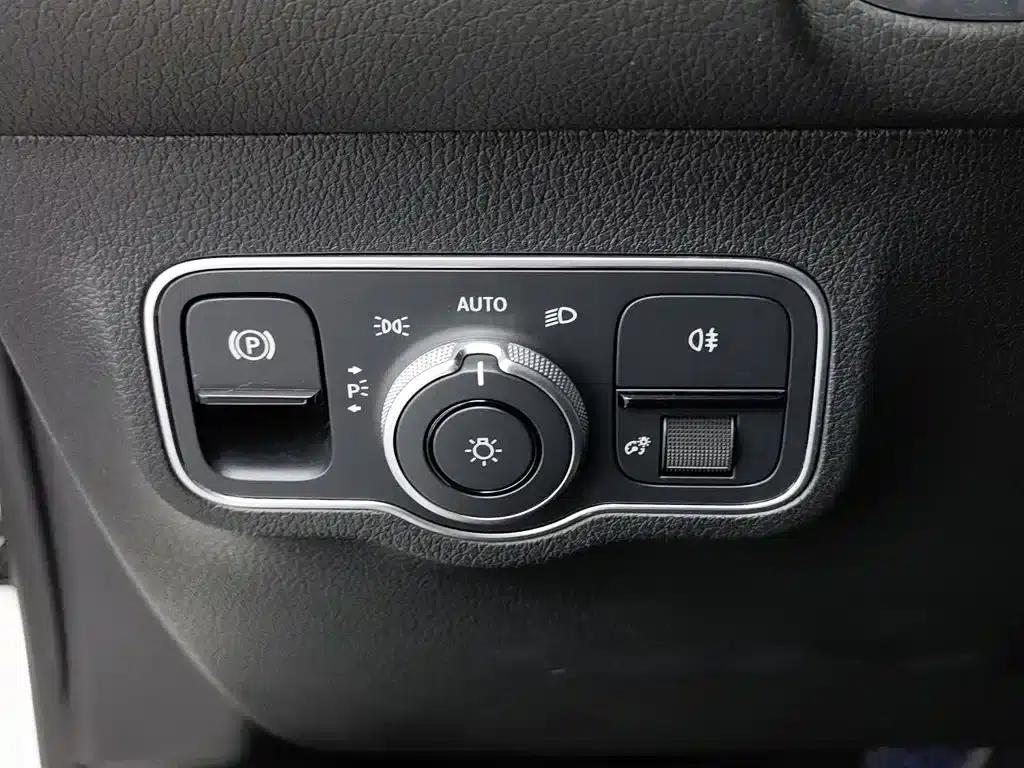 2022 Mercedes-Benz GLB 220 Dynamic — миниатюра 21